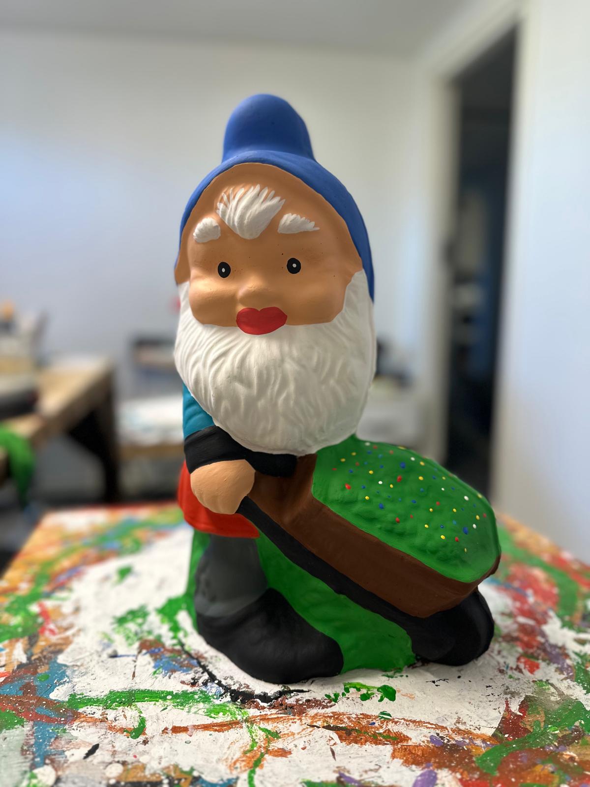 Tomte med skottkärra